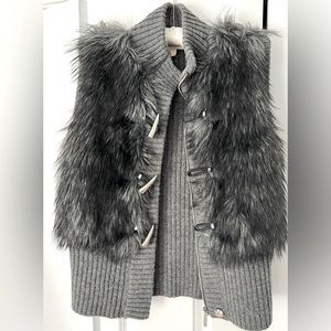 Michael Kors - Nice Gray knitted and fur Vest Zipper and hooks in front.